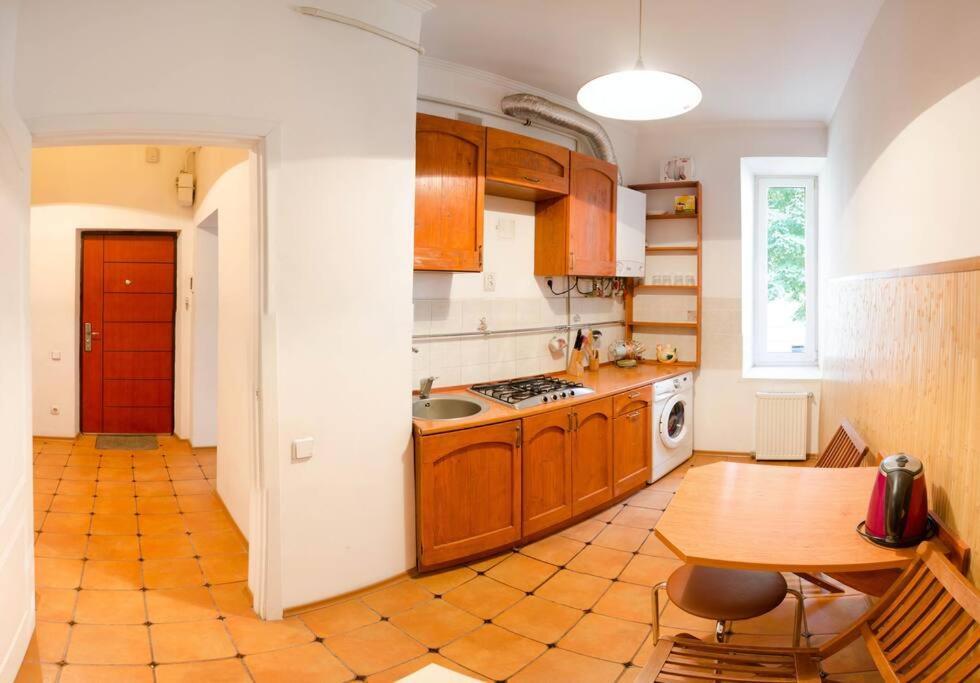 Парковка ! Квартира Поруч Госпіталю, Центр. Lviv Exterior photo
